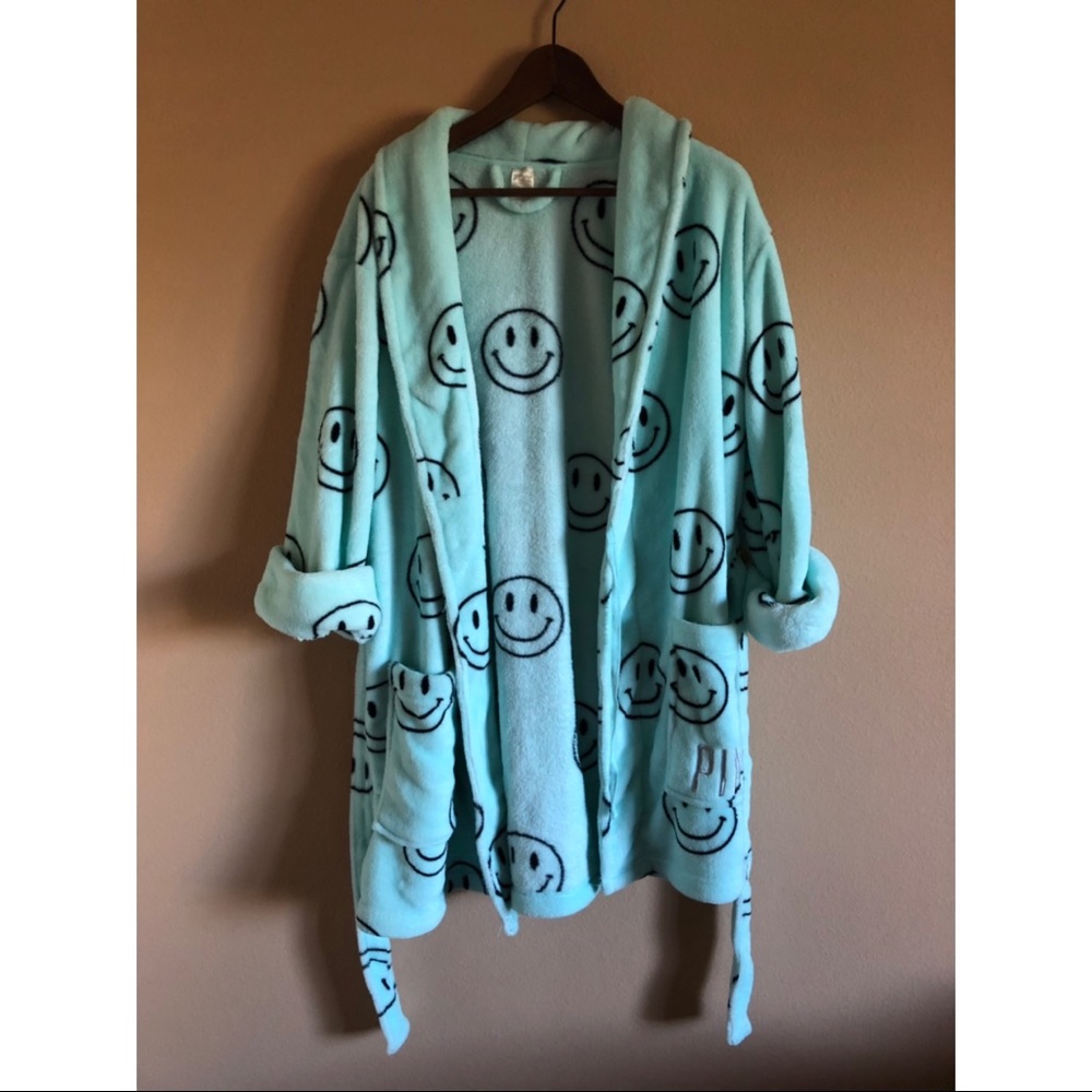 PINK light blue smiley face robe